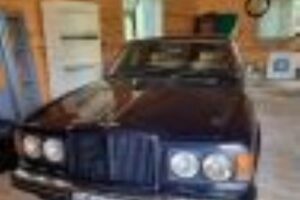Bentley Sedan –85