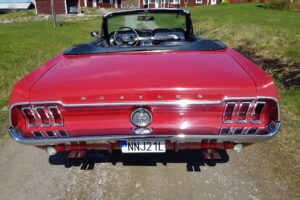Ford Mustang cab –67