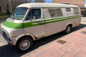 Dodge Tradesman Van / Husbil V8 –76